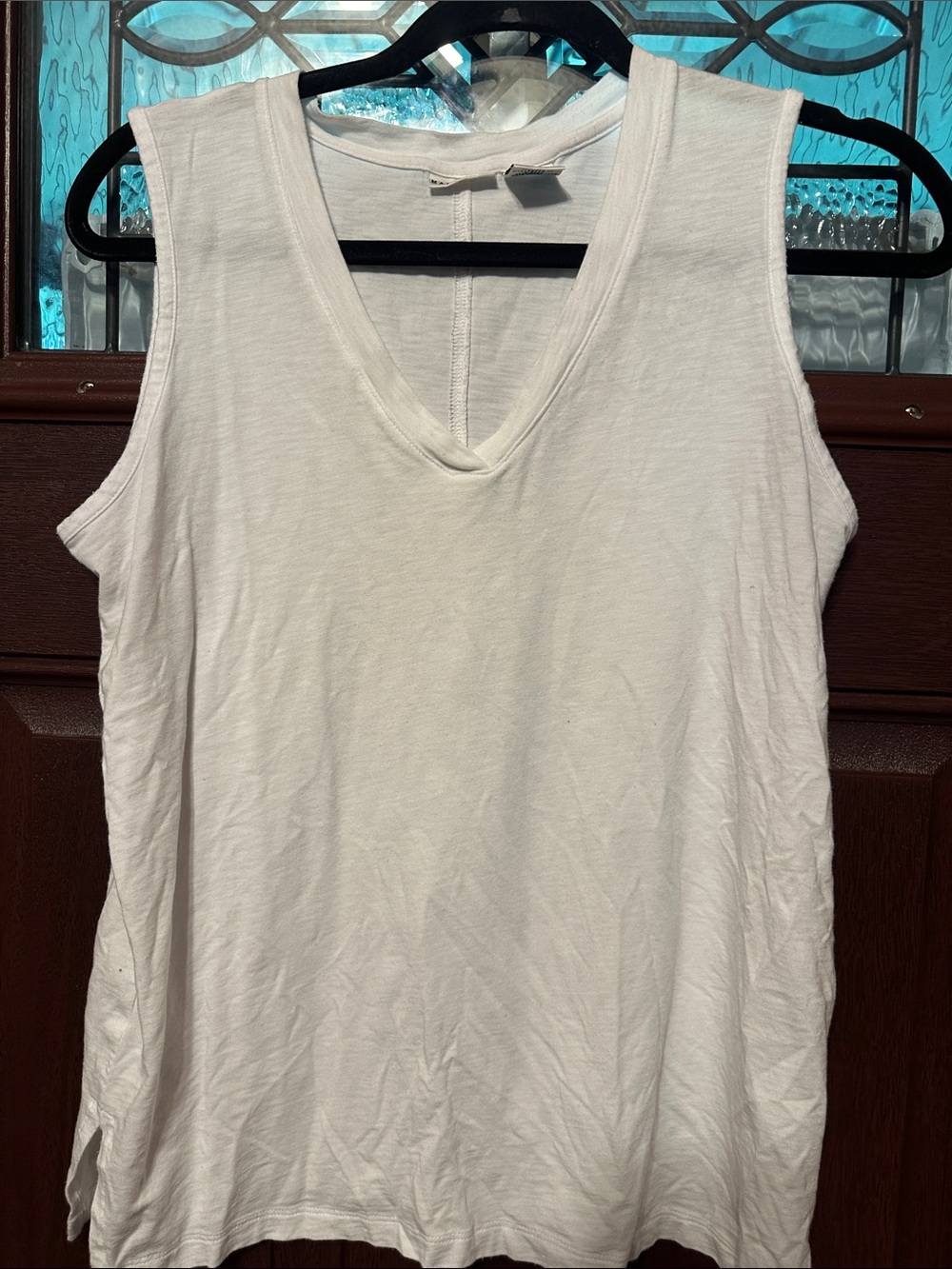 Max Studio White V-Neck Sleeveless Tank